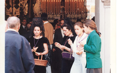 Turnos para nuestras hermanas de mantilla la mañana del Jueves Santo