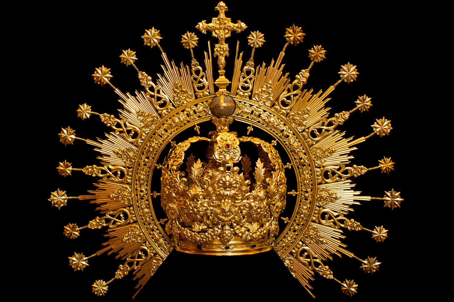 Corona de salida de Nuestra Señora de las Lágrimas