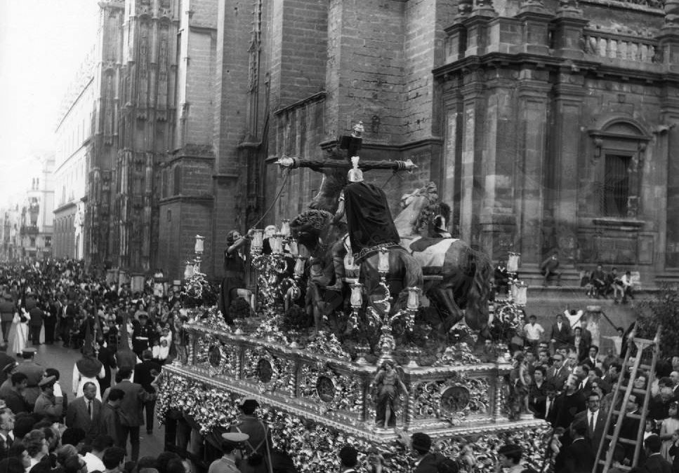 Participación en el Santo Entierro Magno de 1965