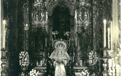 La Virgen en besamanos en la Capilla Sacramental (1964)