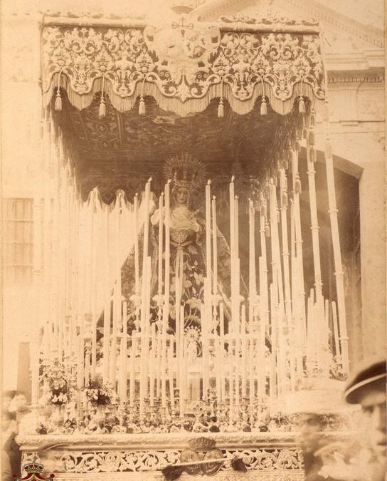 La fotografía más antigua del paso de palio (1902)