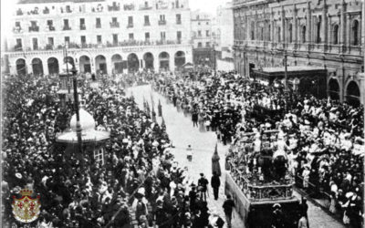 El paso de misterio por la plaza de San Francisco en 1906