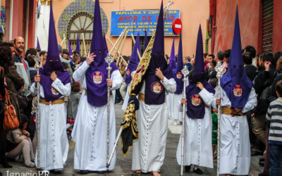 Adquisición de túnicas de nazareno completas