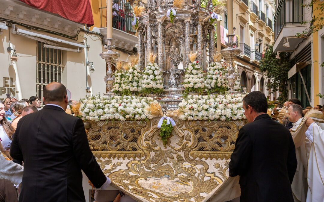 Participación corporativa en la procesión del Corpus Christi